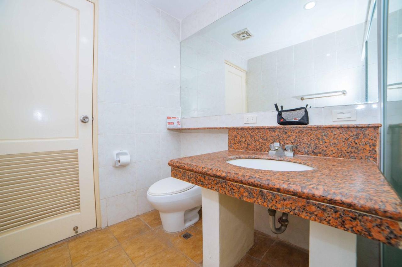 Reddoorz Premium @ Korea Town Angeles City Esterno foto
